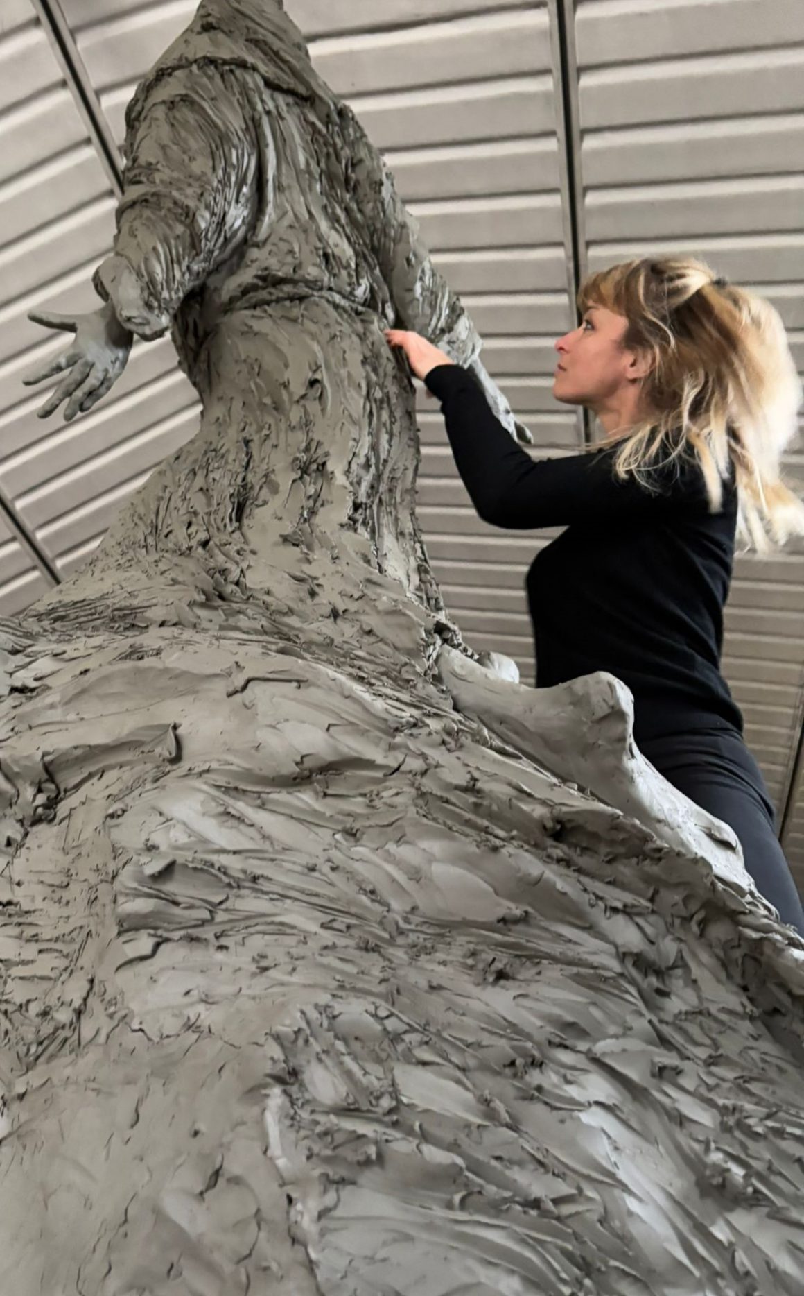 SCULTURE – NUOVI SEGNI | 10 ARTISTI IN 10 CITTÀ PER SAN FRANCESCO D’ASSISI | SVELATA L’OPERA DI MARIANNA COSTI A CELANO (AQ)